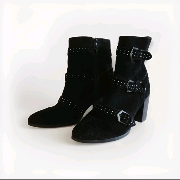 Fergie Blair Womens Boho Black Suede Silver Studded Buckle Ankle Boots Size 9 - Picture 1 of 16